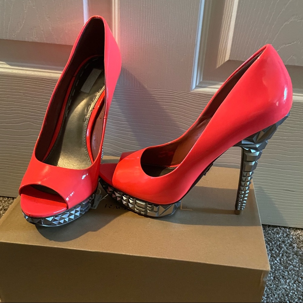 Spectacular Rachel Roy neon coral and metallic stud peep-toe pumps!
